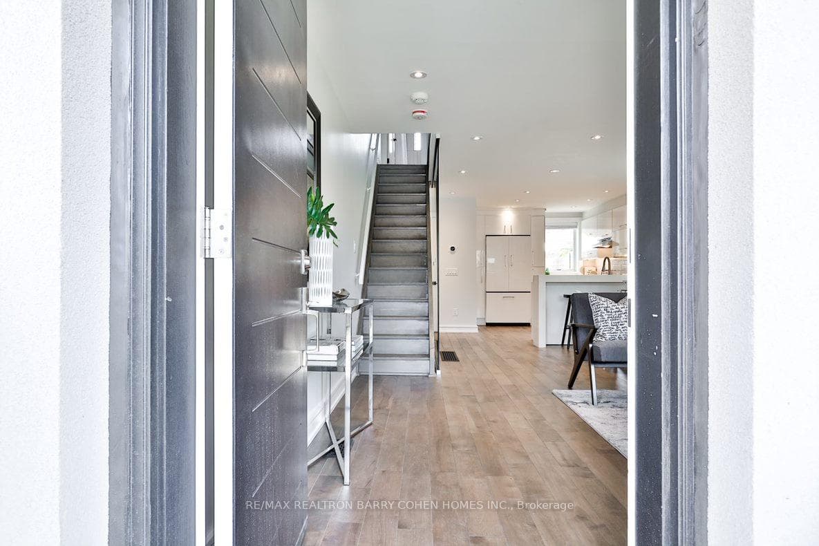 365 Harvie Avenue photo 3