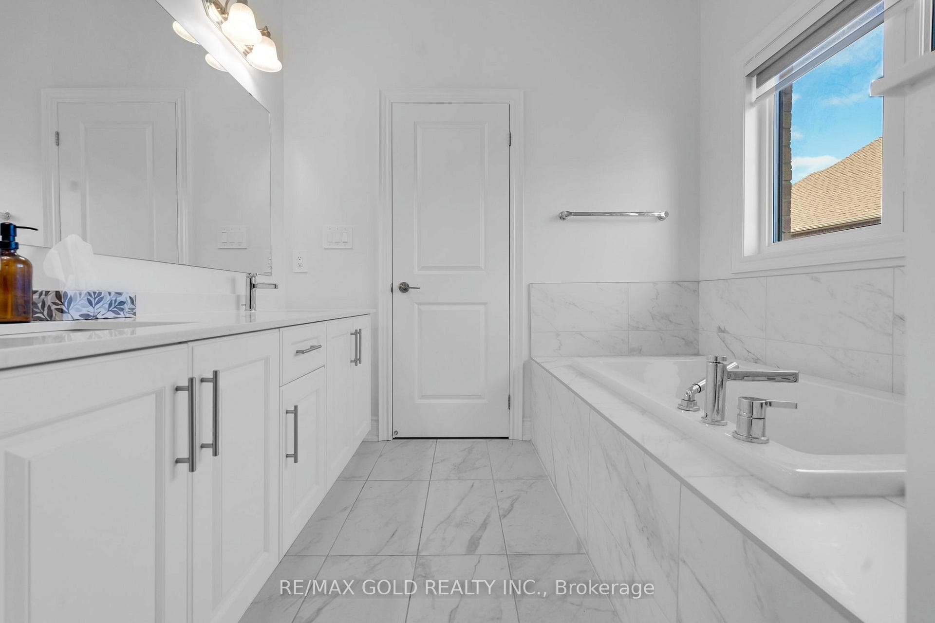 23 Bermondsey Way photo 24