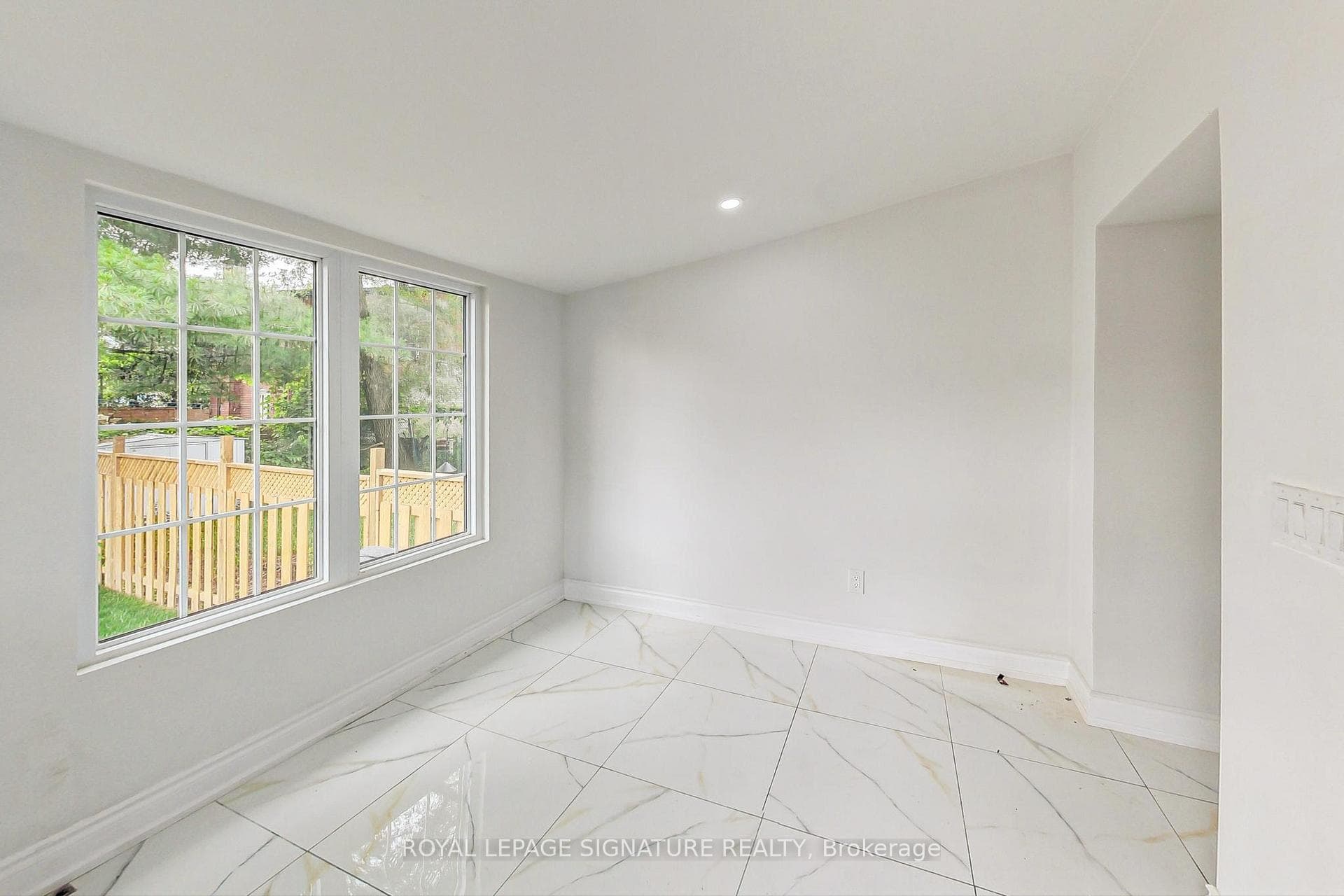 73 Eileen Avenue photo 9