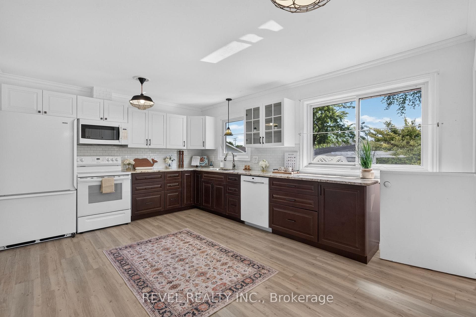 1804 St. Anne Street photo 8