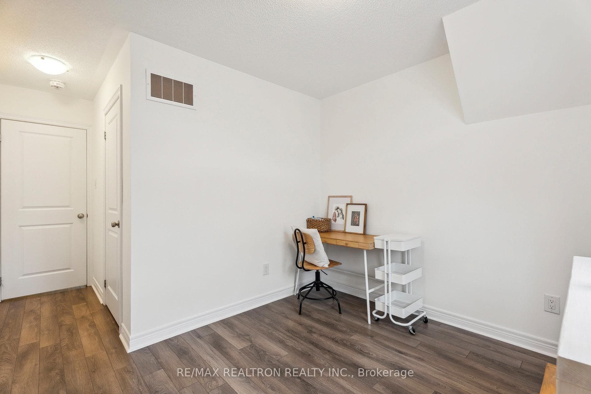 285 Finch Avenue Unit 1 photo 25