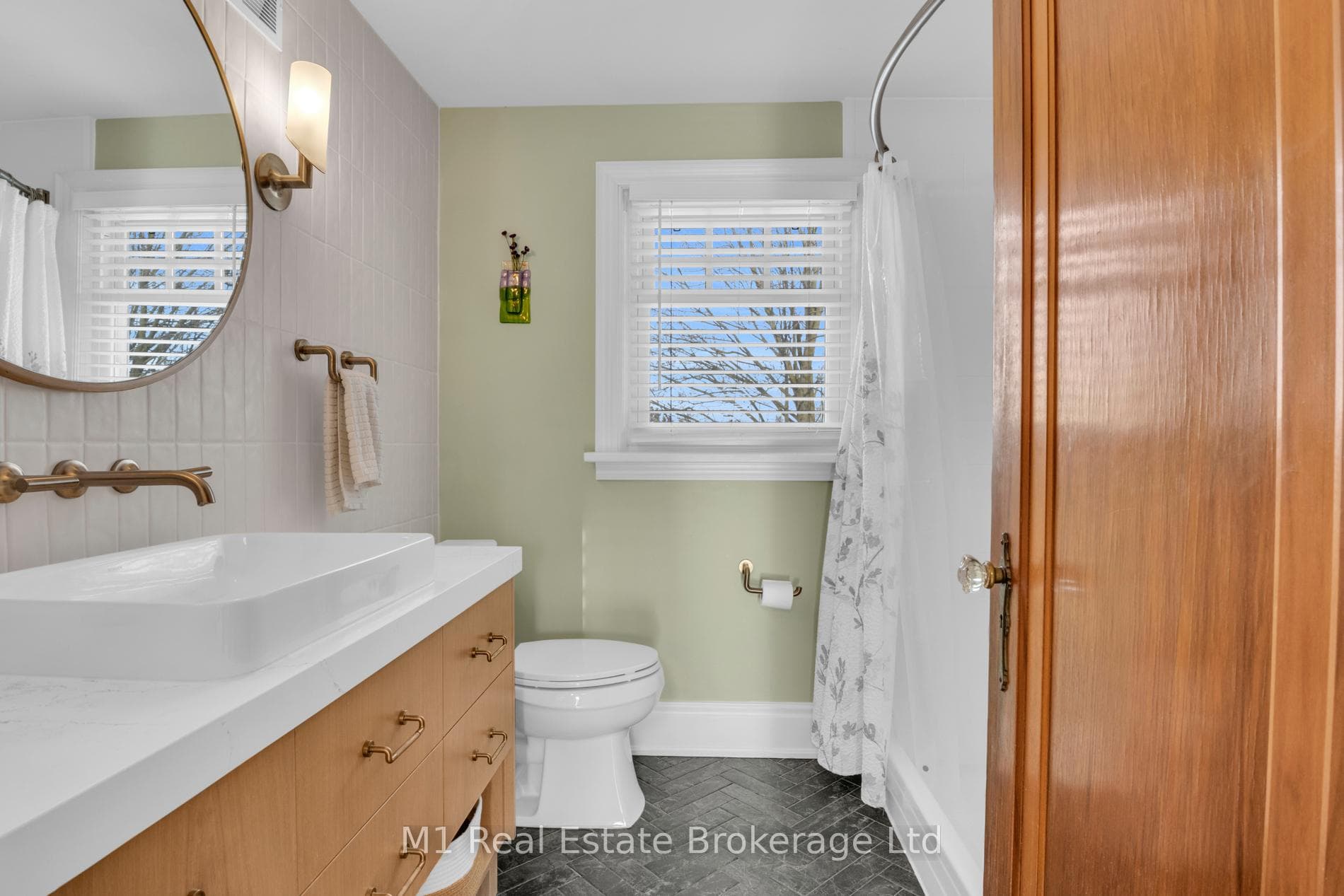 695 TOWER Street photo 29