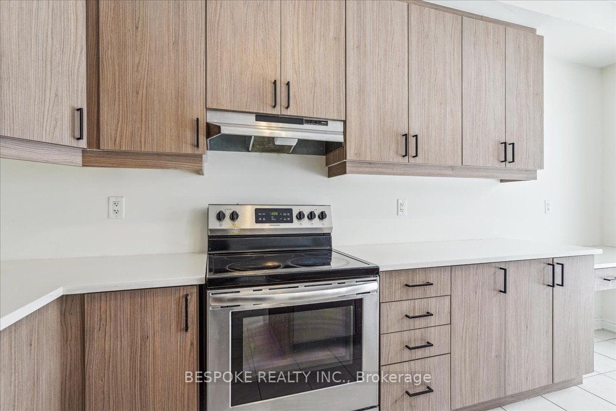3203 Chimney Swift Crescent photo 13
