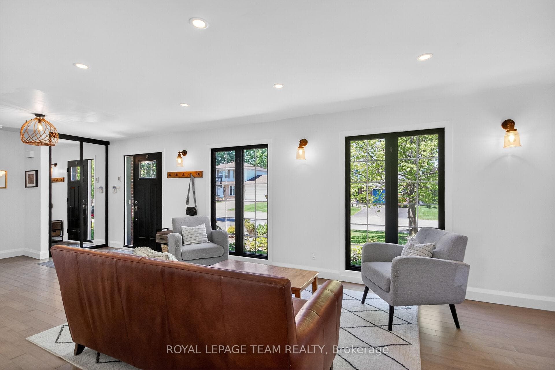 15 Markham Avenue photo 8