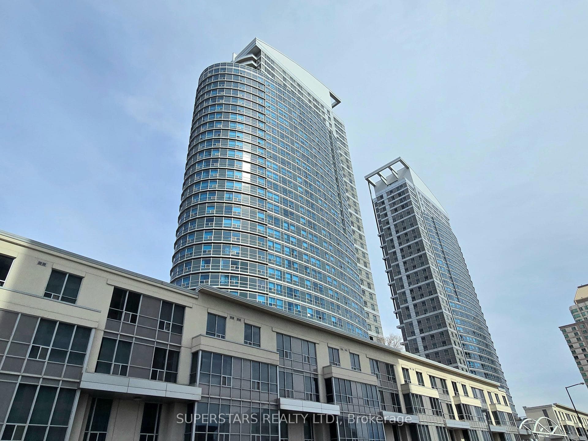36 Lee Centre Drive Unit 2607 photo 2