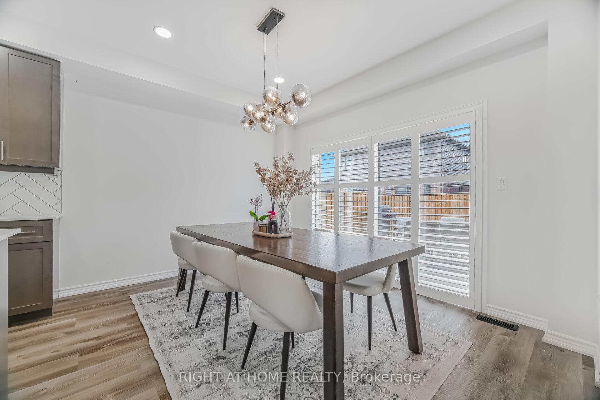 38 Ladd Avenue photo 15
