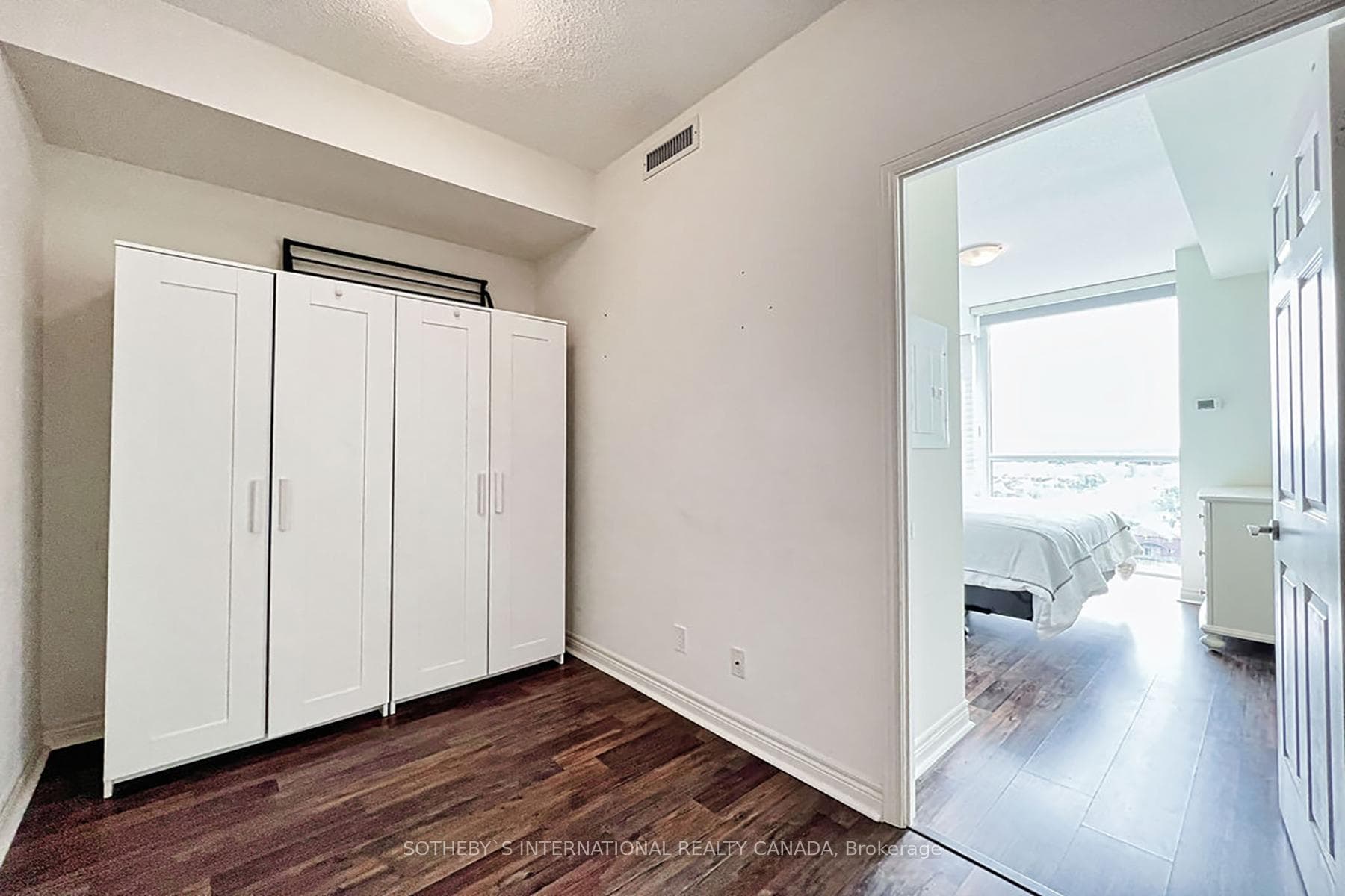 339 Rathburn Road Unit 1012 photo 15