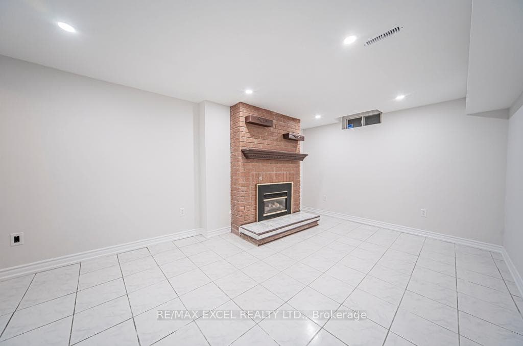 56 Richmond Park Boulevard photo 21