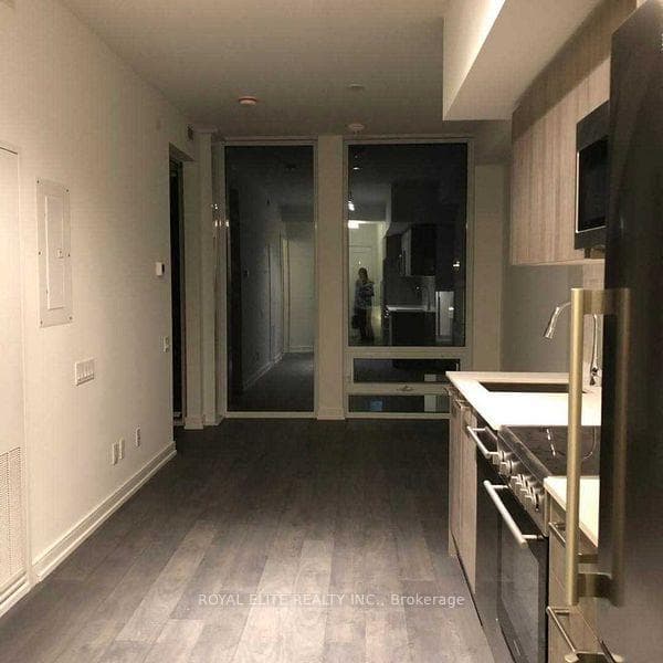 28 Wellesley Street Unit 2205 photo 4