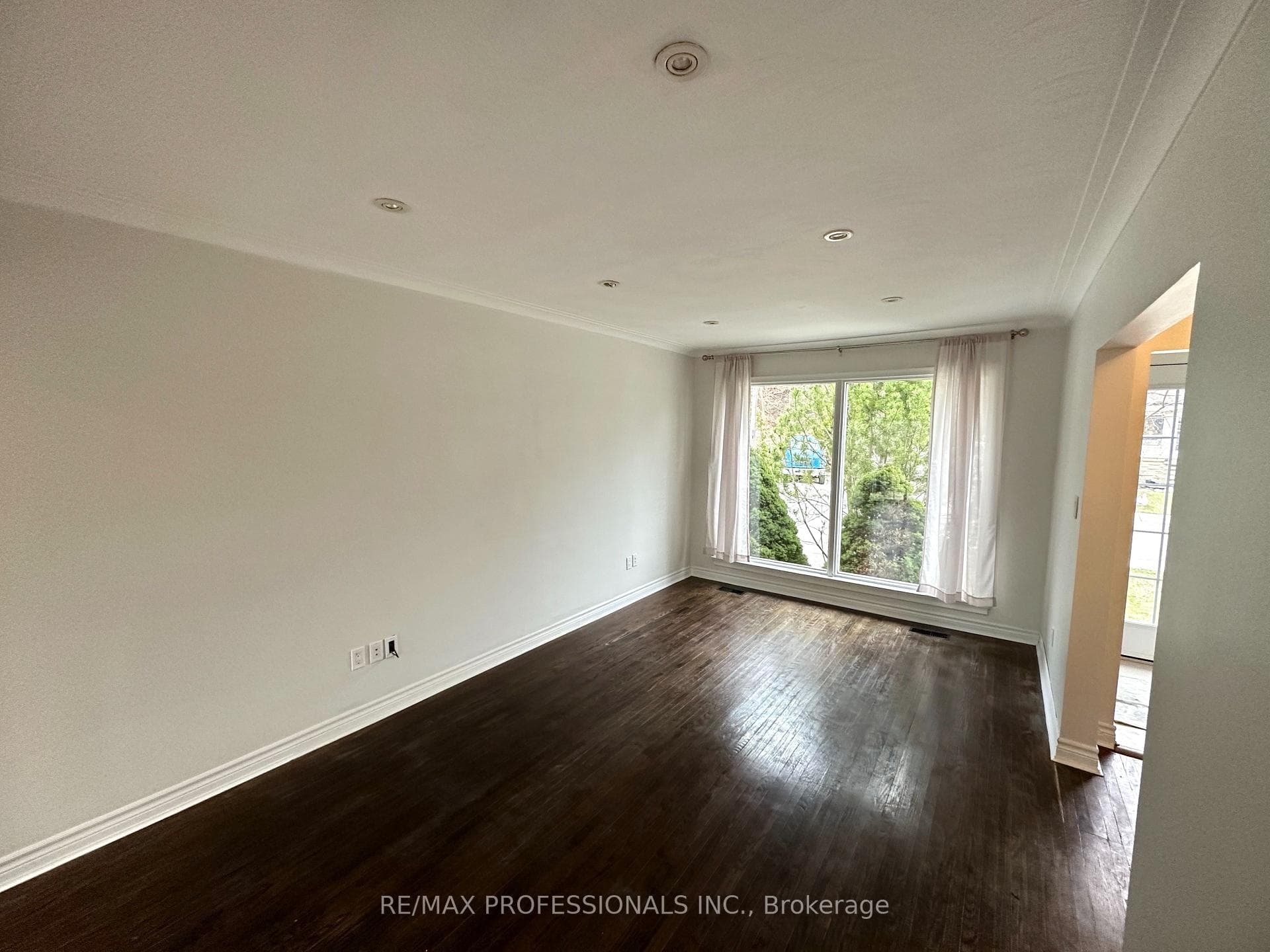 34 Cynthia Road Unit main photo 4