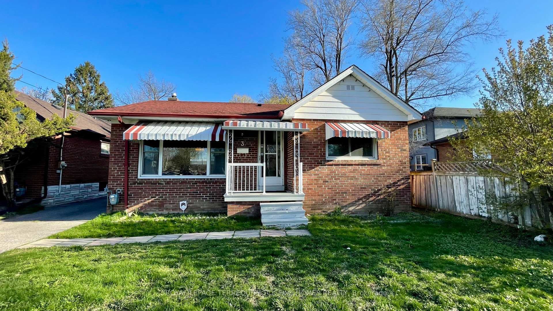 3 Ivordale Crescent Unit Upper photo 1
