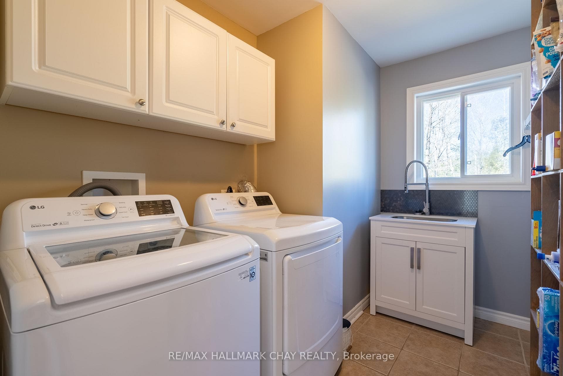 44 Meadows Avenue photo 27