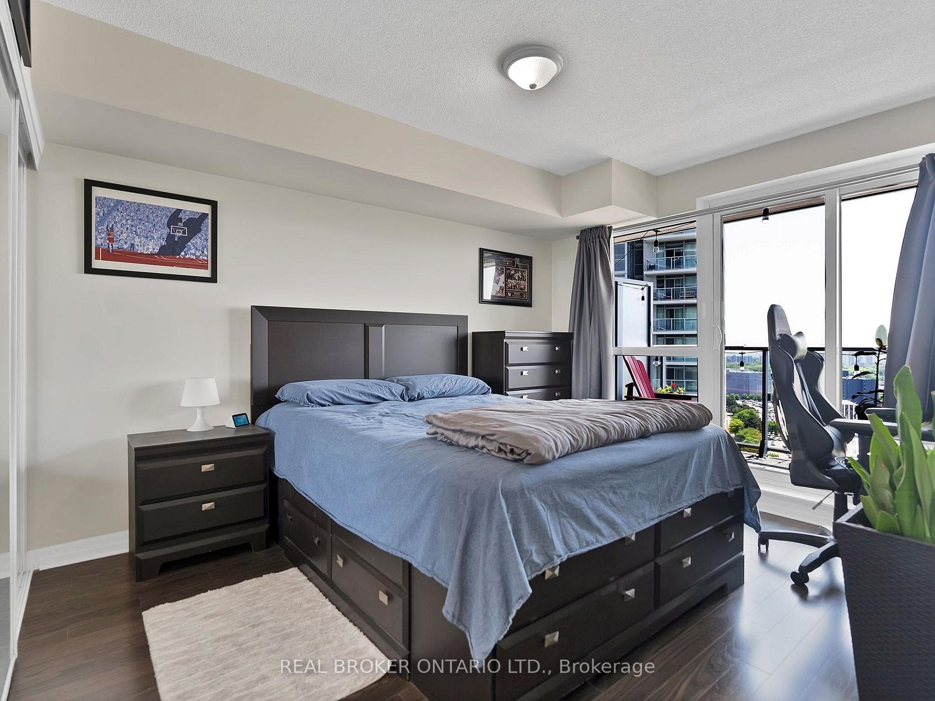 2015 Sheppard Avenue Unit 2002 photo 11
