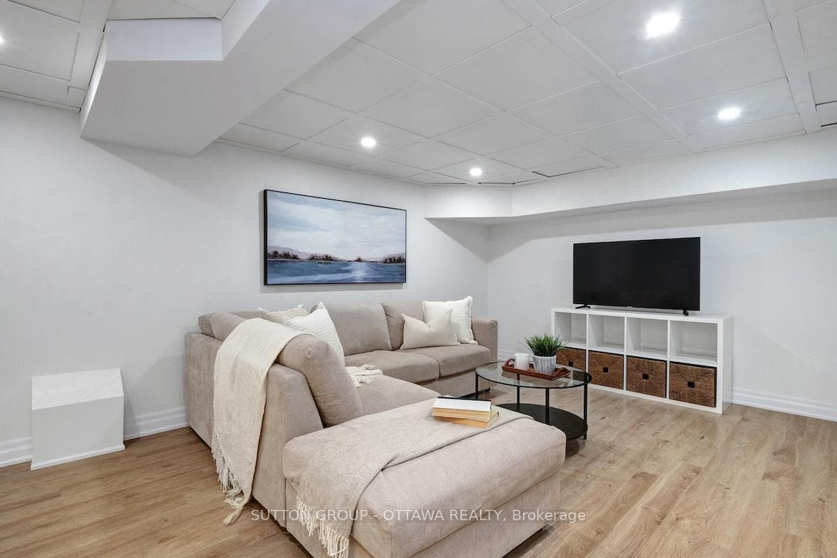 680 Weston Drive photo 39