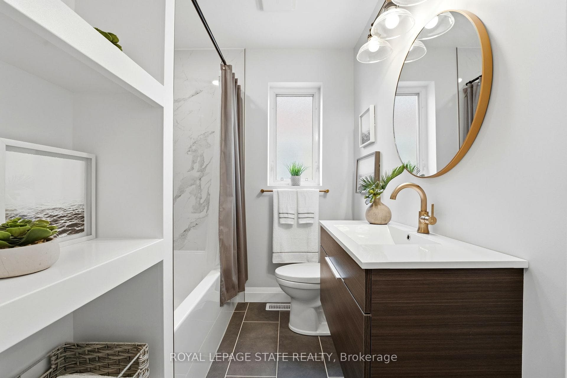 957 Queensdale Avenue photo 16