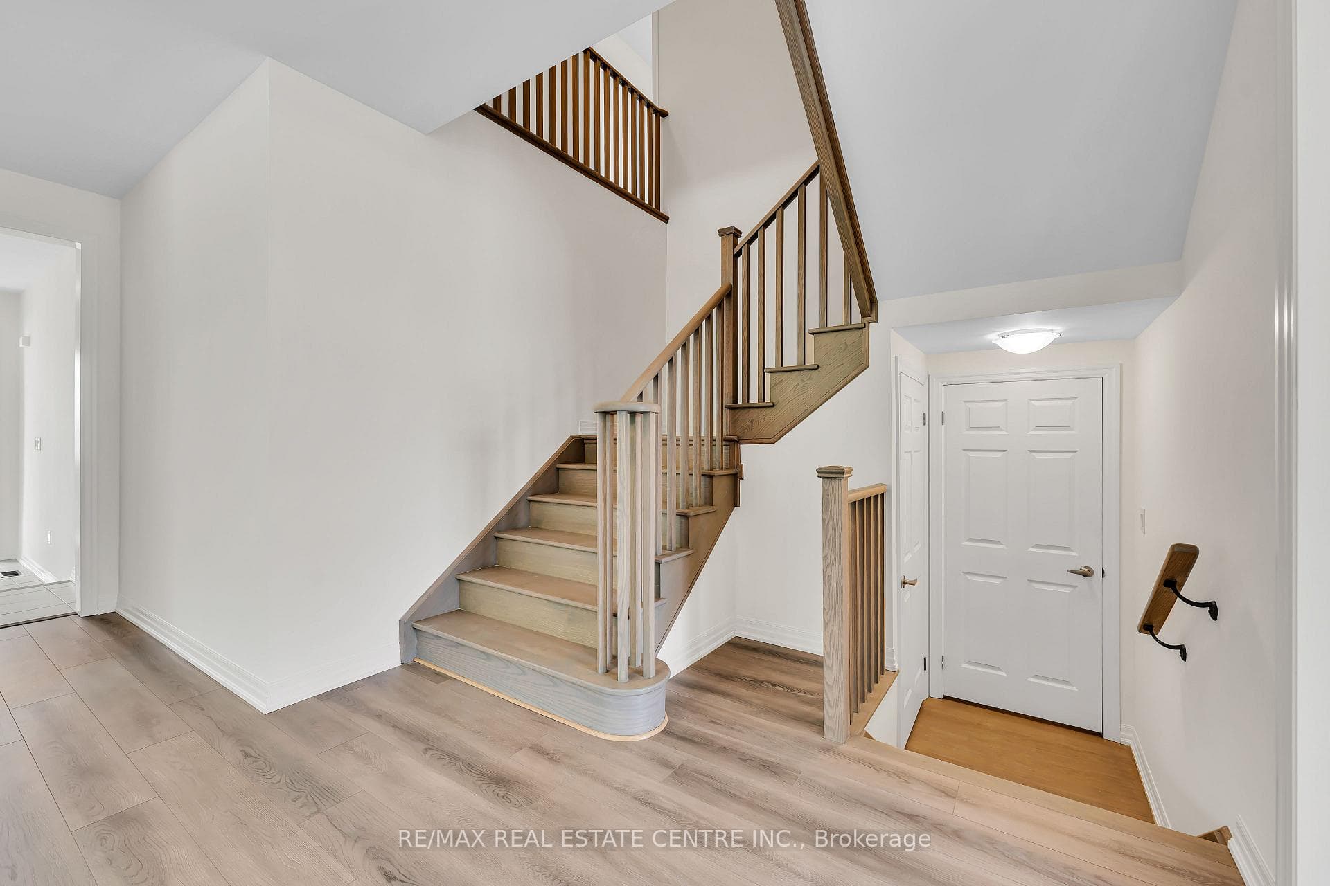 201 Warden Street photo 13