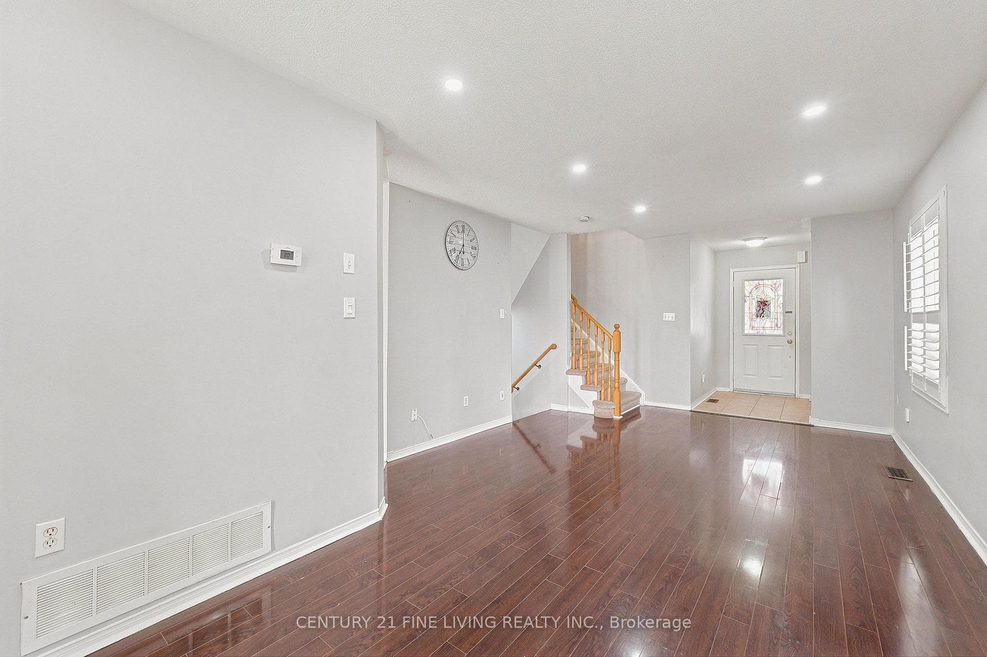 40 Hollowgrove Boulevard photo 5