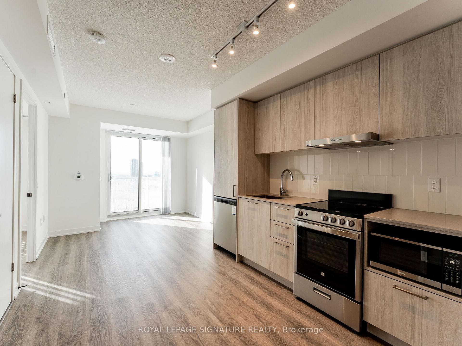 195 Commerce Street Unit 1607 photo 5
