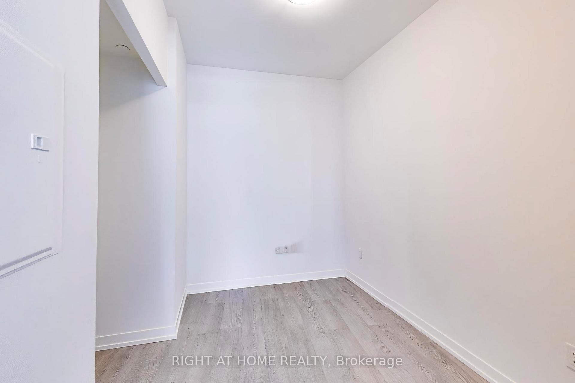 8868 Yonge Street Unit 208E photo 21