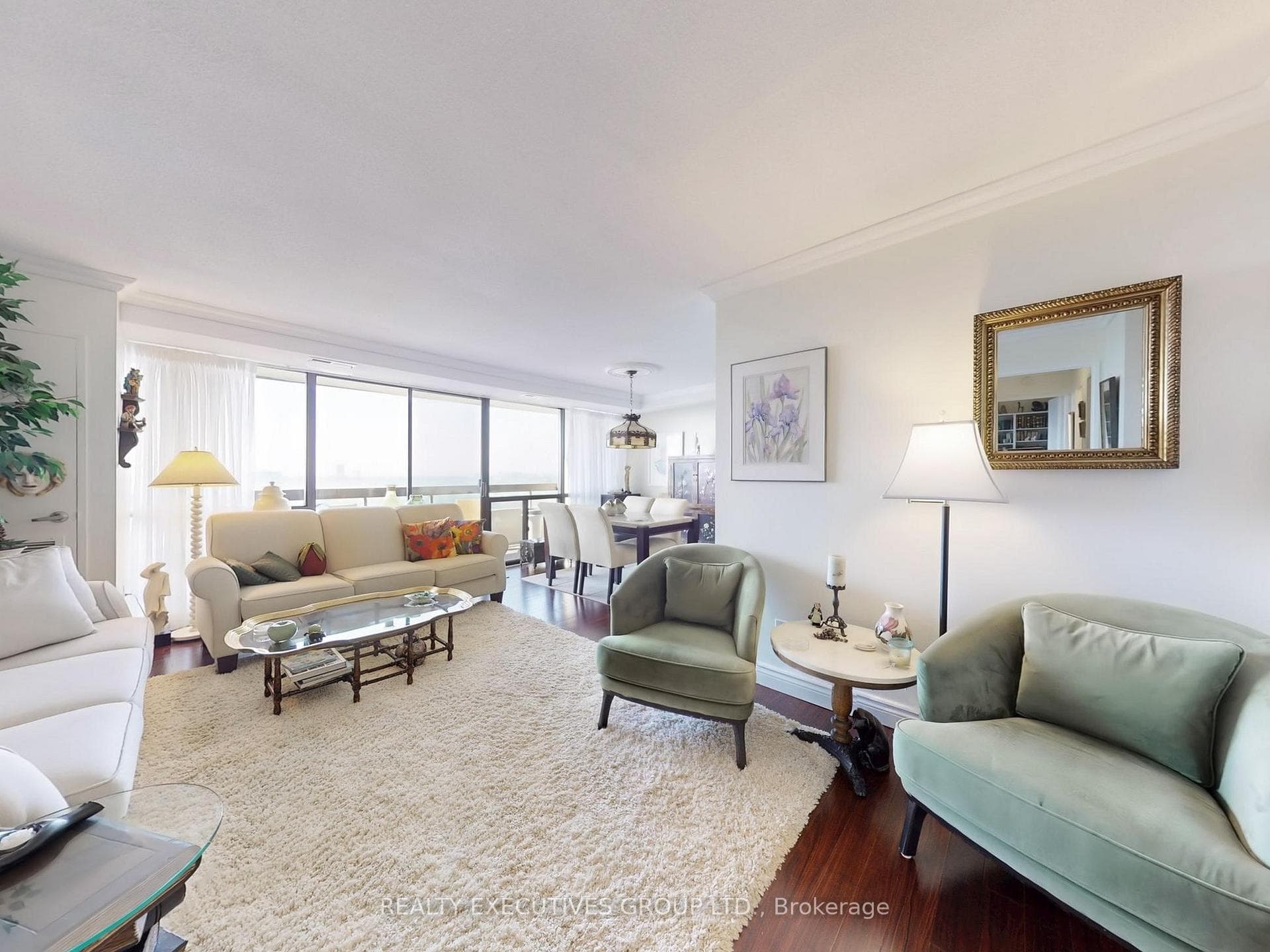 8111 Yonge Street Unit 1701 photo 10