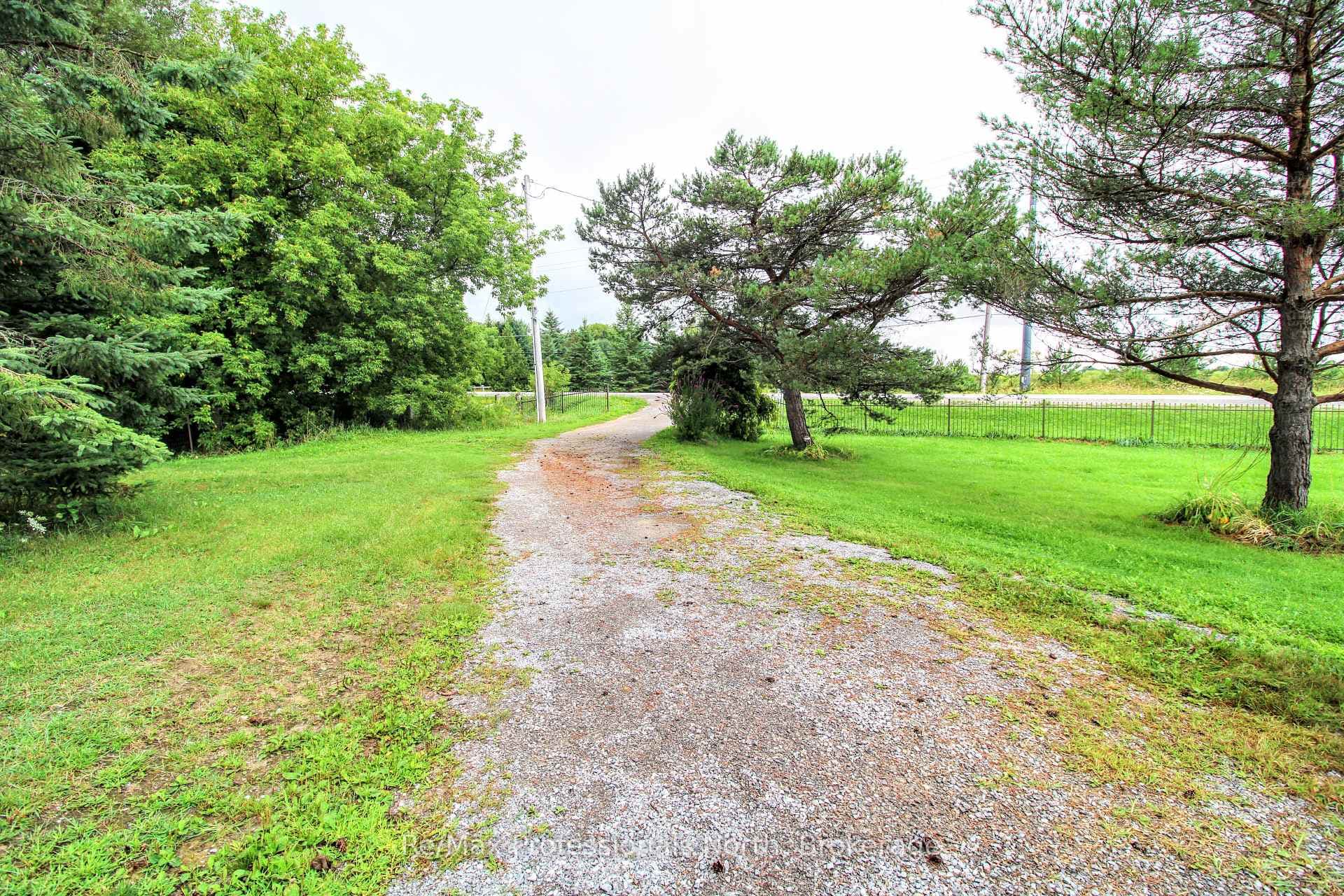1800 Kirkfield Road photo 4