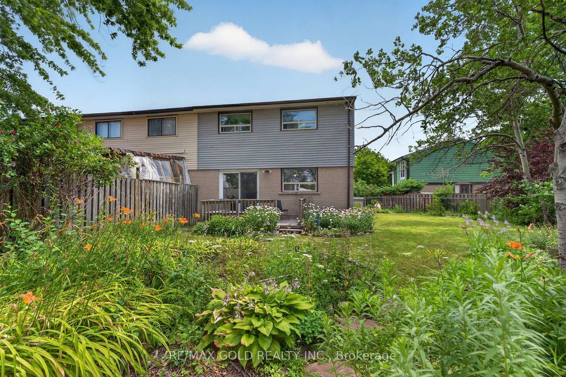 13 Gold Pine Court photo 38