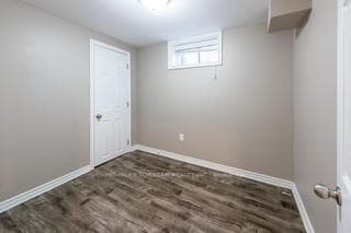 811 Helen Crescent Unit Bsmnt photo 9
