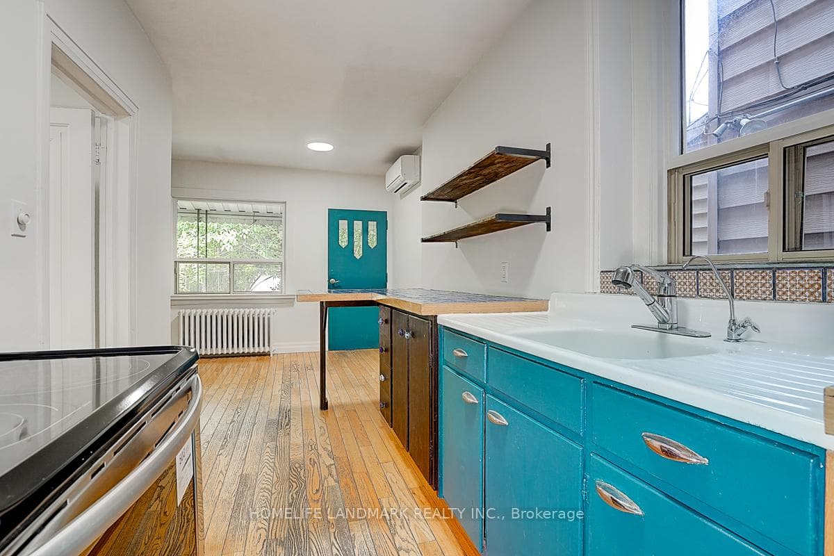 149 Euclid Avenue Unit Main and Upper photo 11
