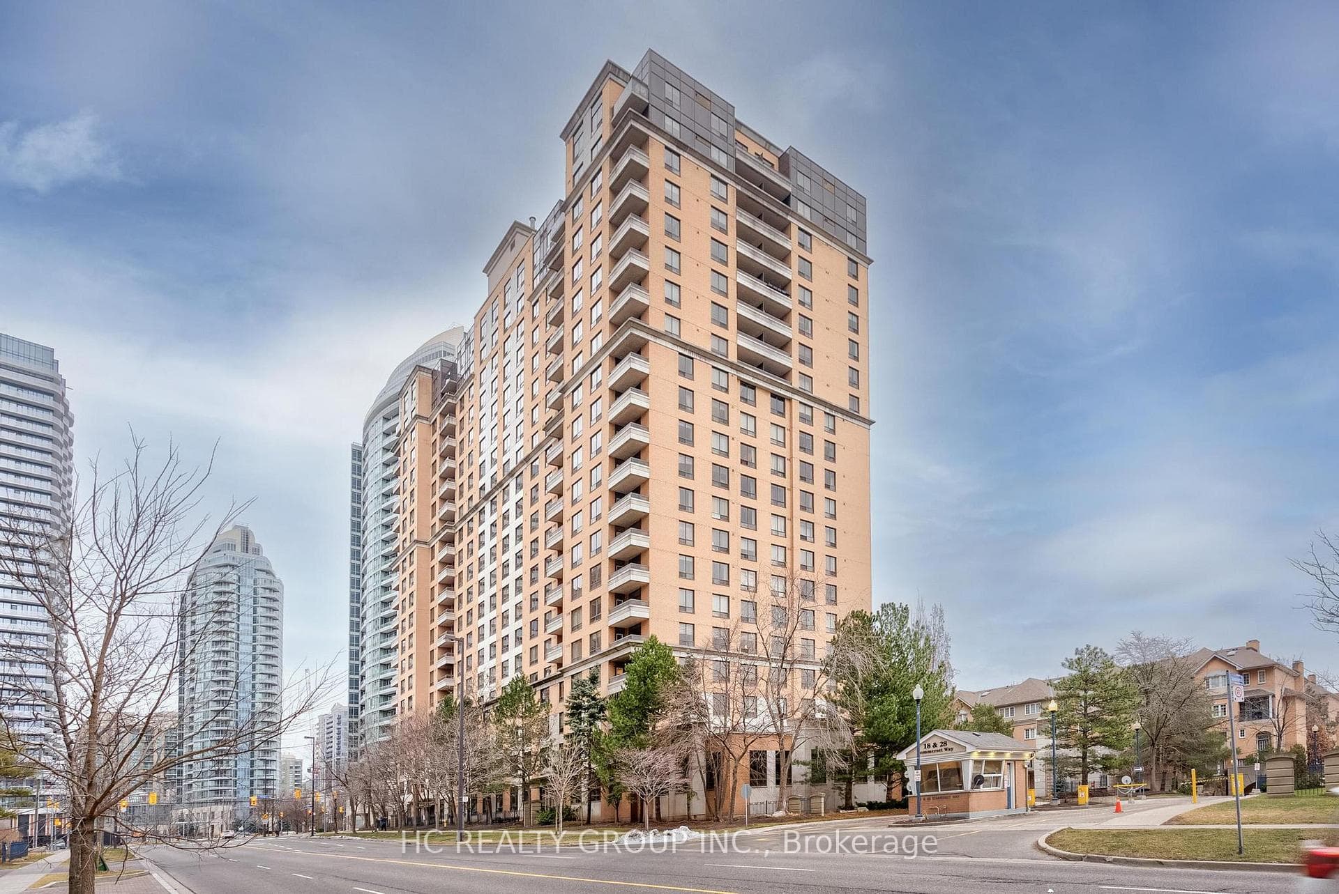 18 Sommerset Way Unit 1008 photo 1