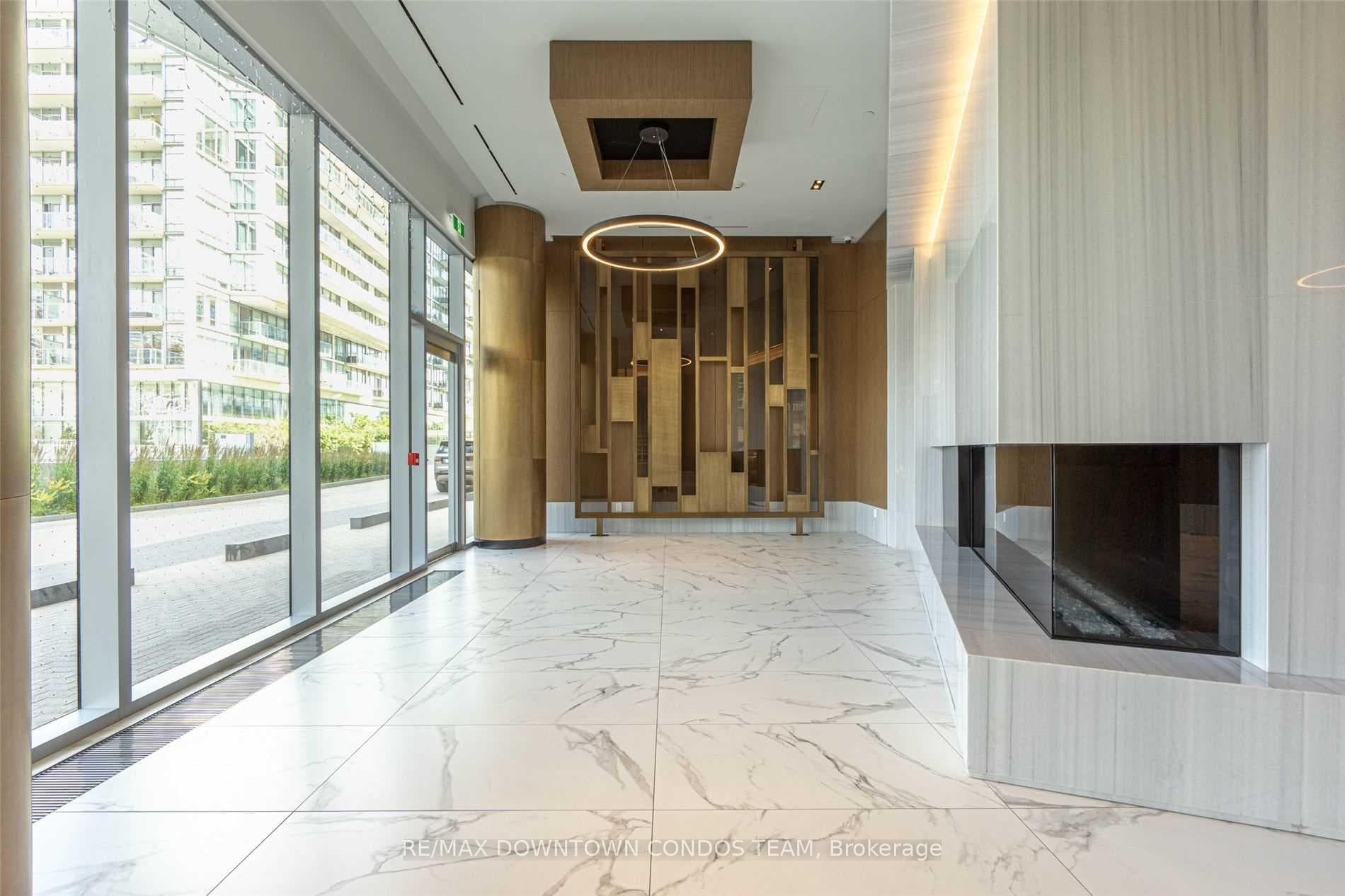 15 Queens Quay Unit 511 photo 4