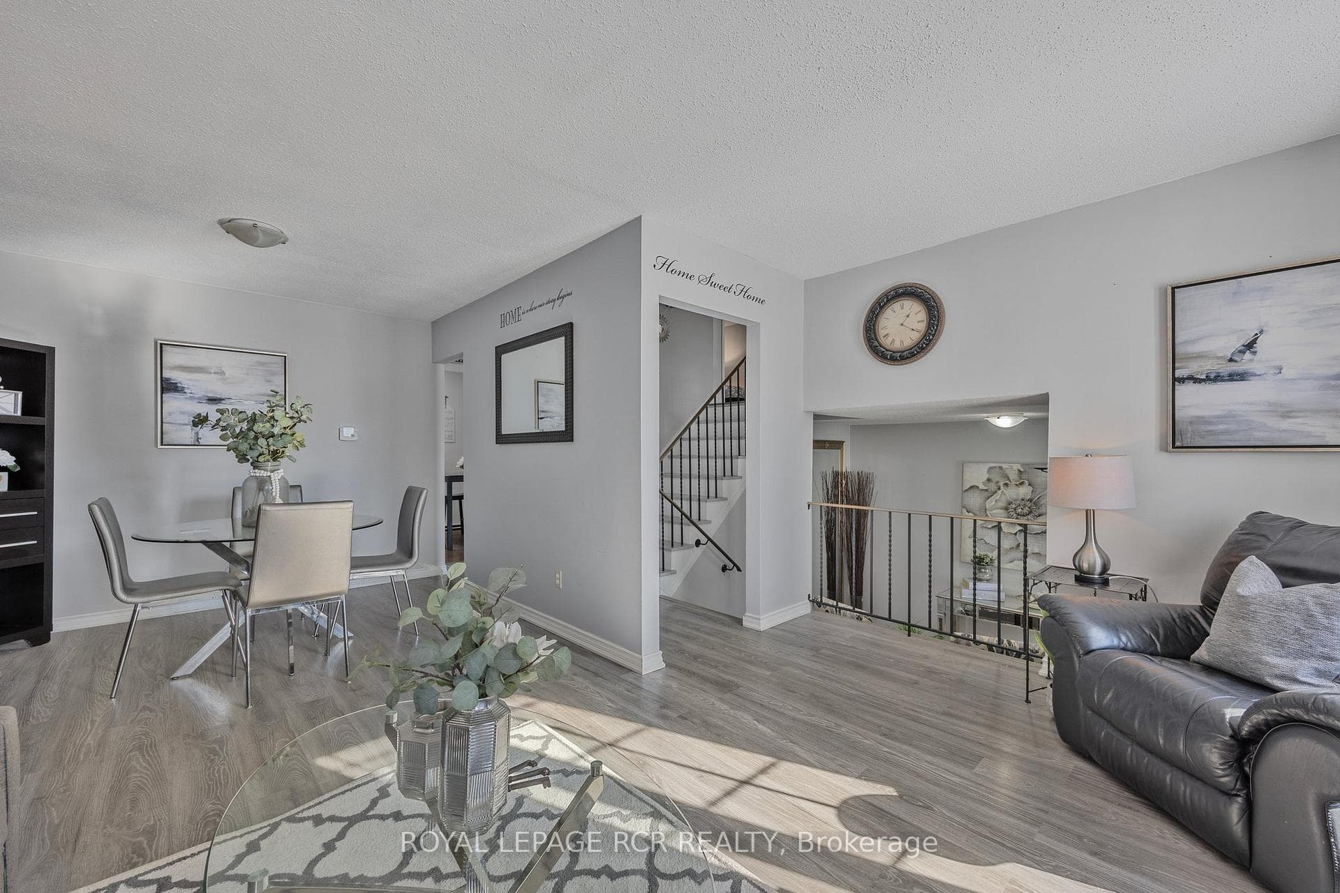 35 Diane Drive photo 9