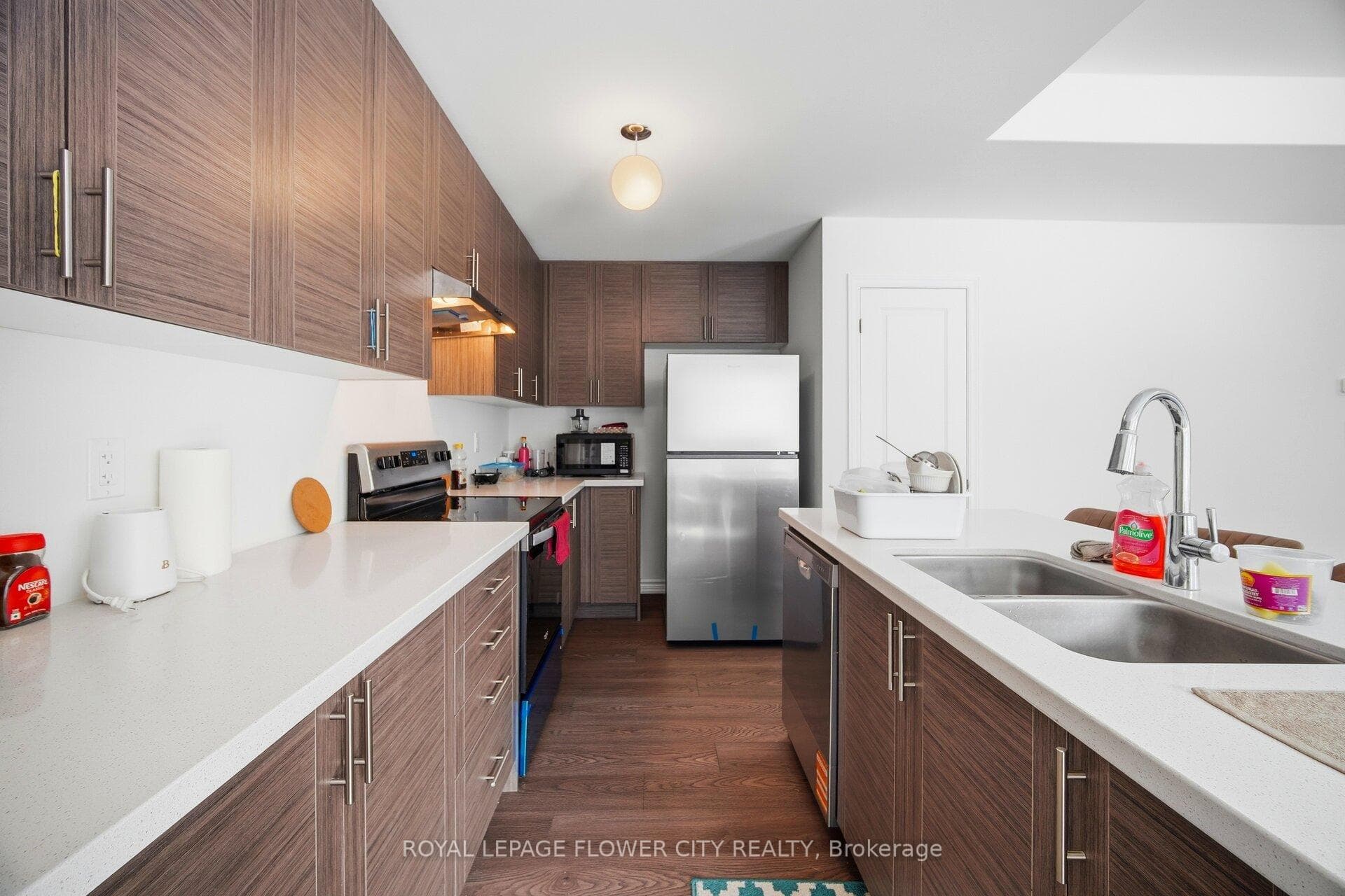 174 PETCH Avenue photo 12