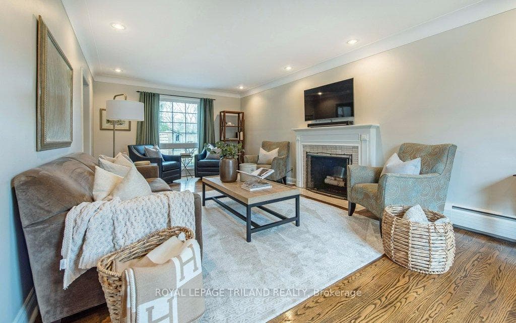 45 Hunt Village Crescent photo 5