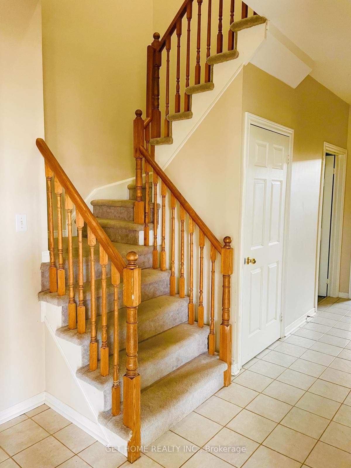95 Monk Crescent photo 4