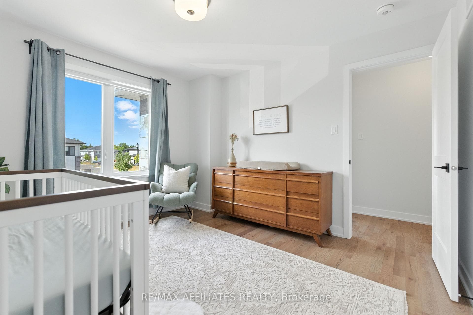 142 Thomas Street photo 27