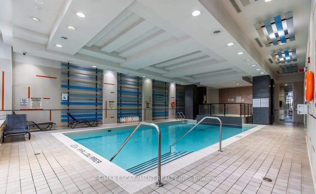 330 Burnhamthorpe Road Unit 708 photo 17