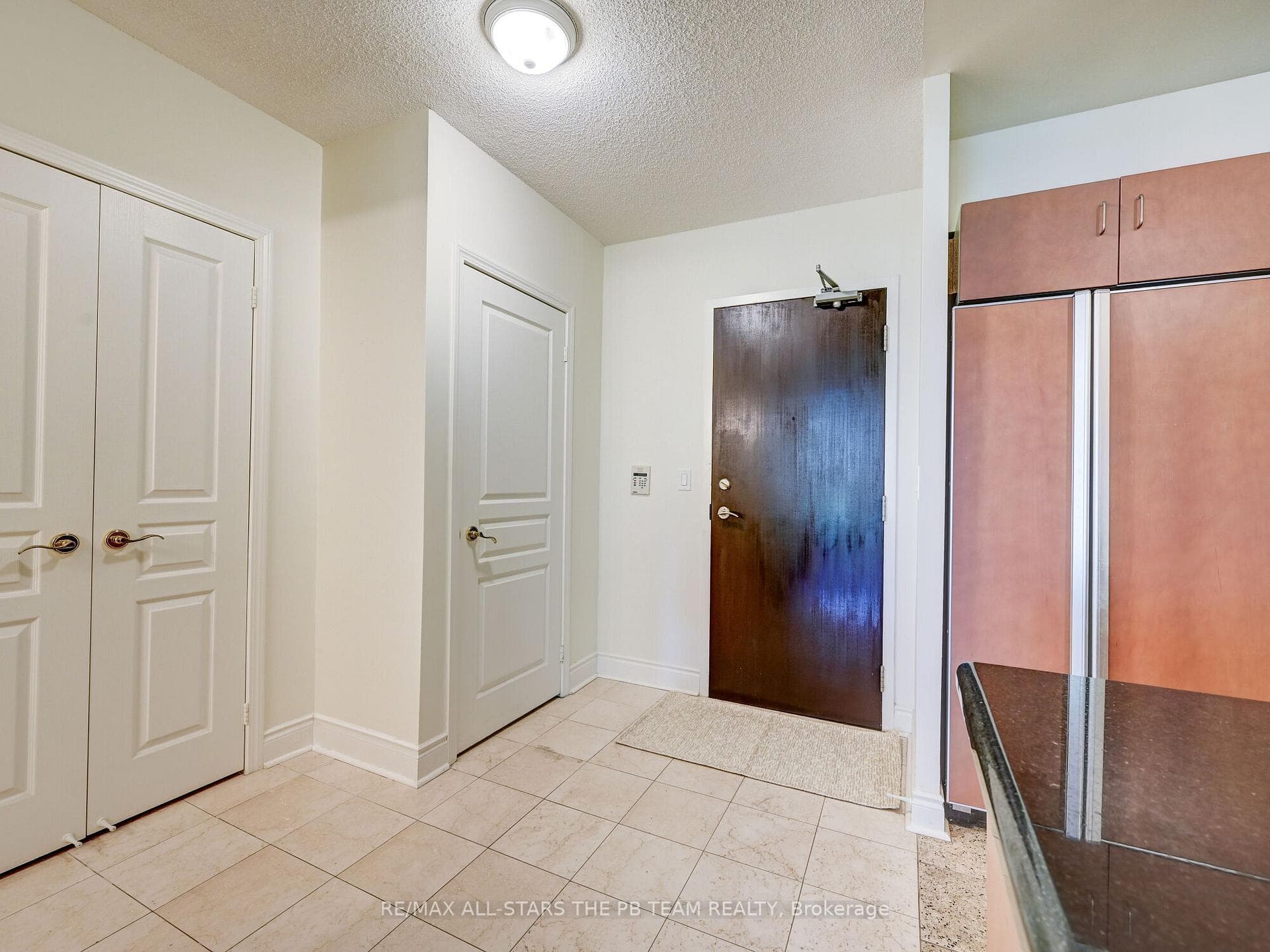 10 Delisle Avenue Unit 208 photo 7