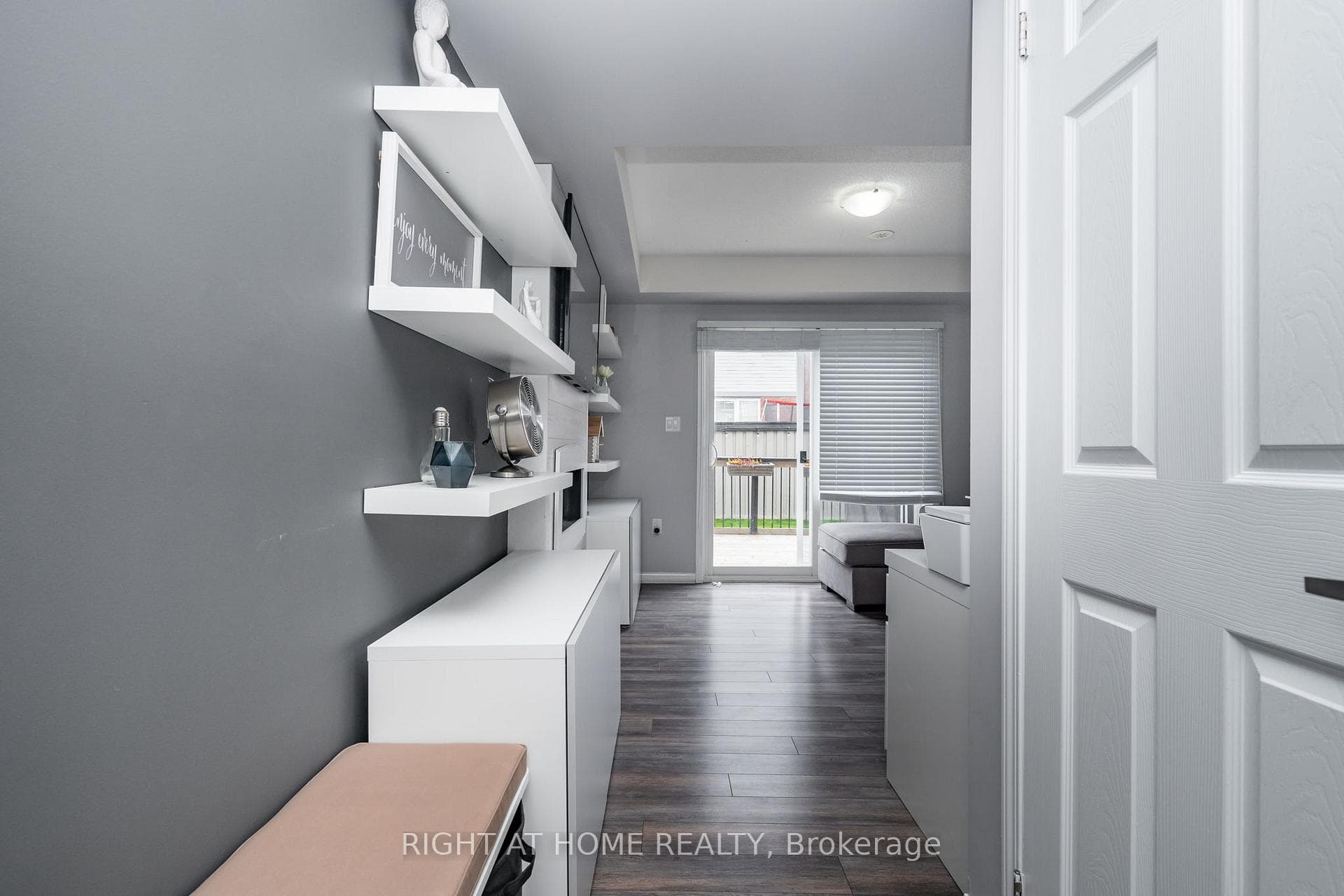 76 Vanhorne Close photo 7