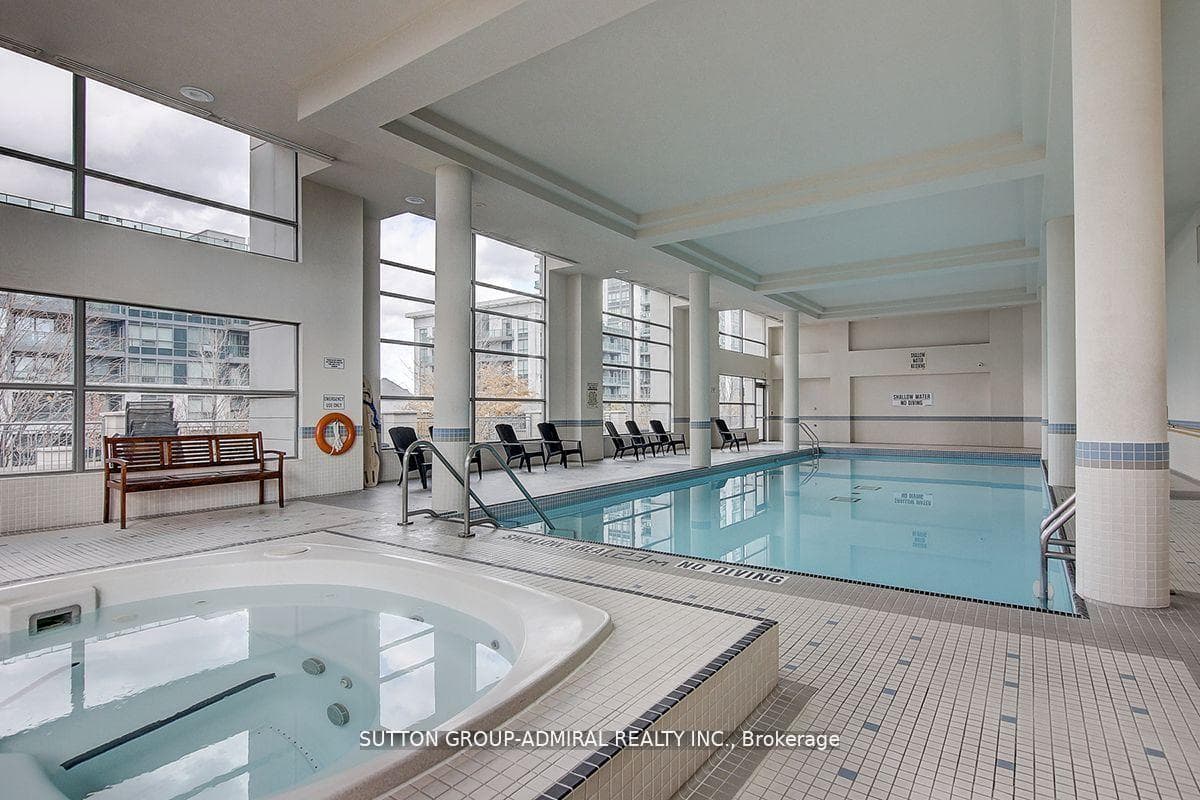 60 Disera Drive Unit 1409 photo 10