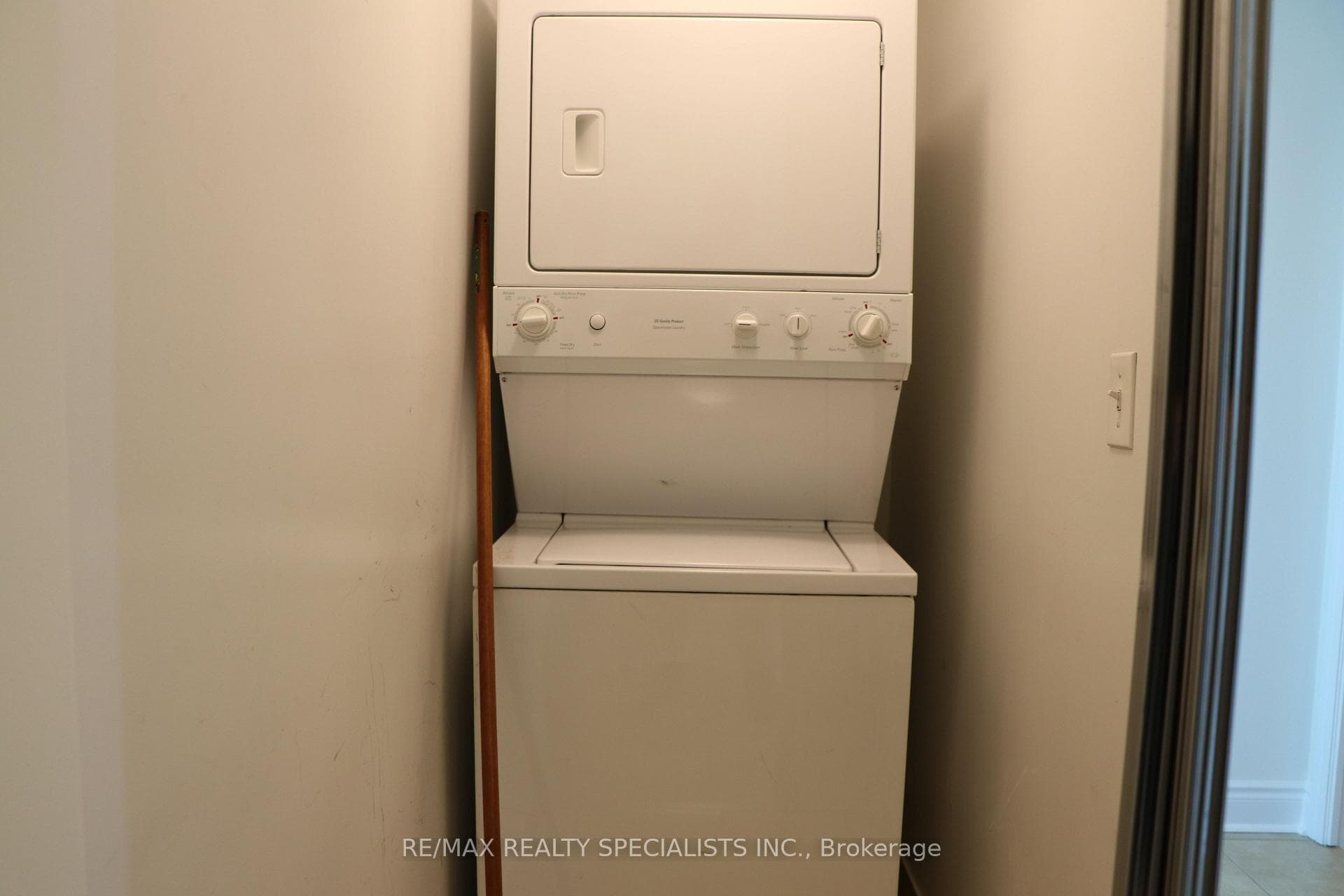 Ensuite Laundry