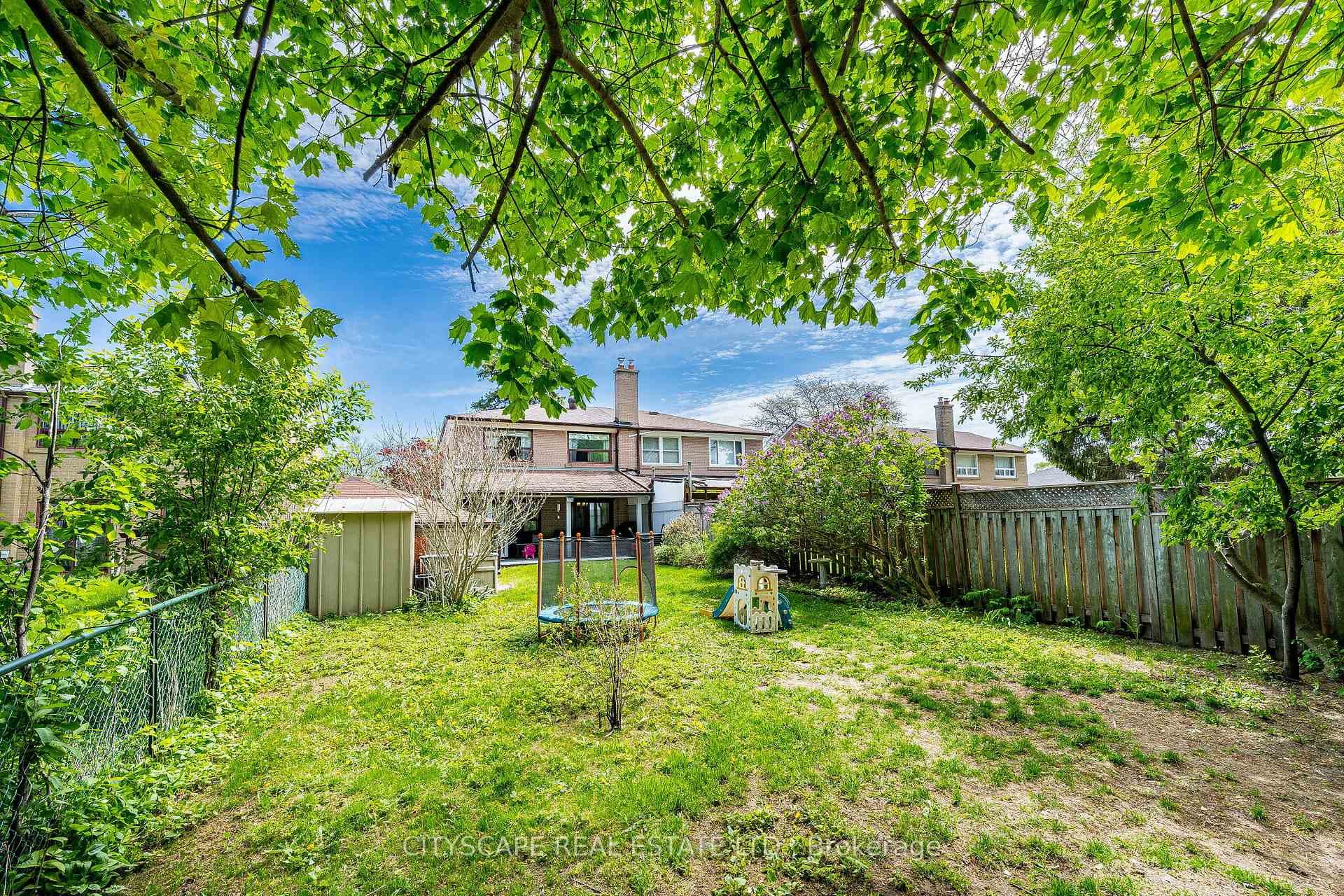 138 Overture Road photo 35