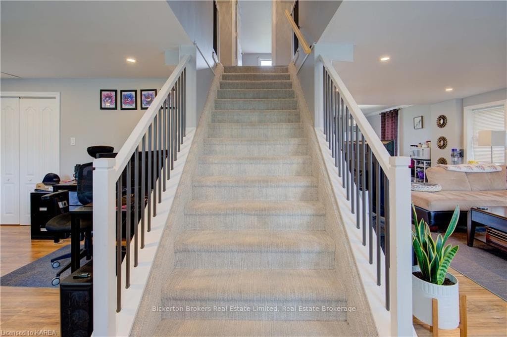 63 BROCK Street photo 23