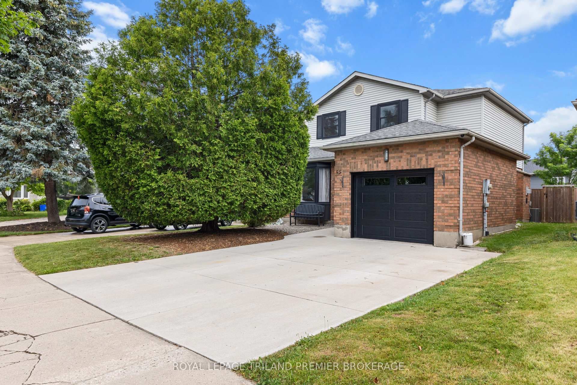95 Gerald Crescent photo 1