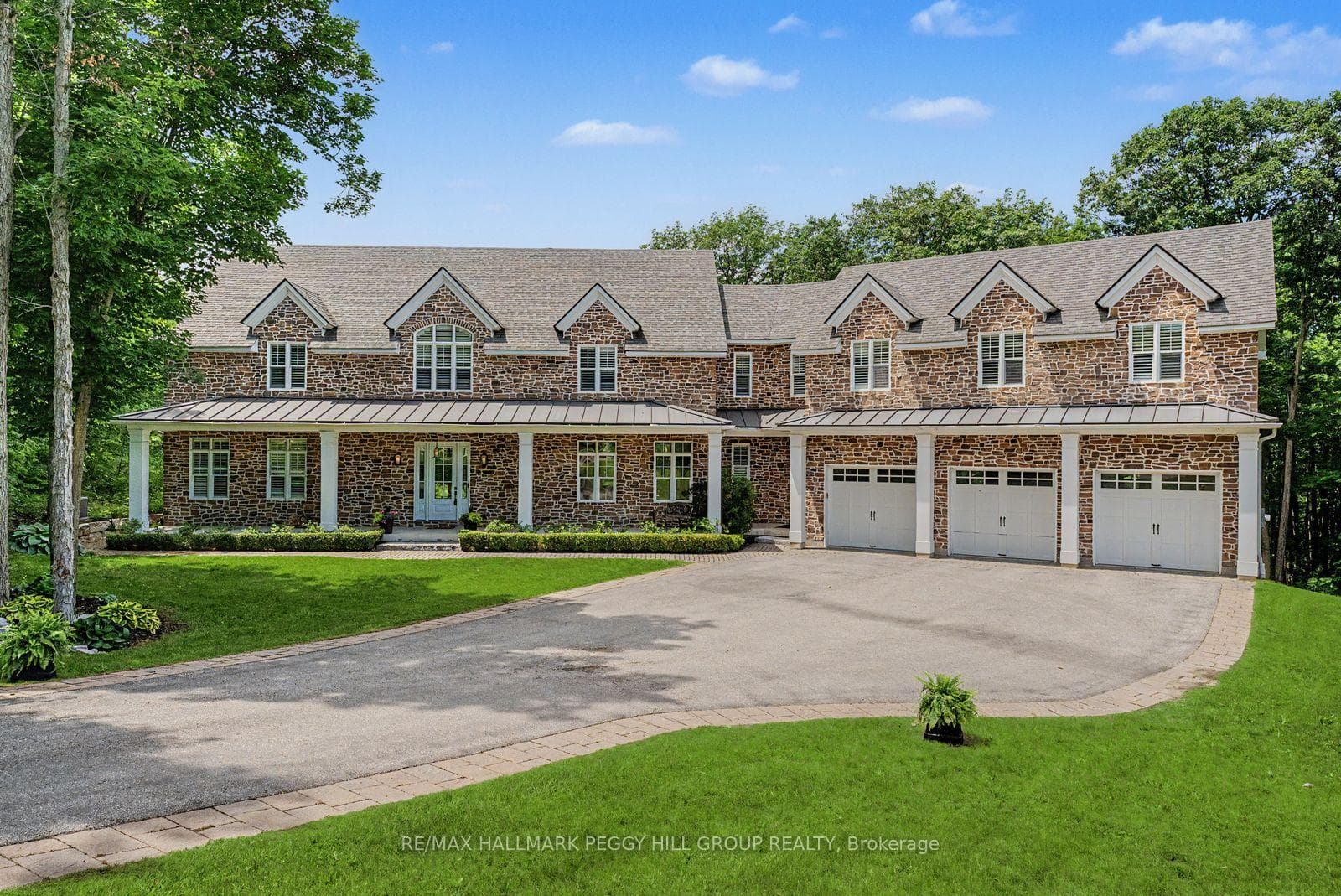 16 Heron Boulevard photo 1
