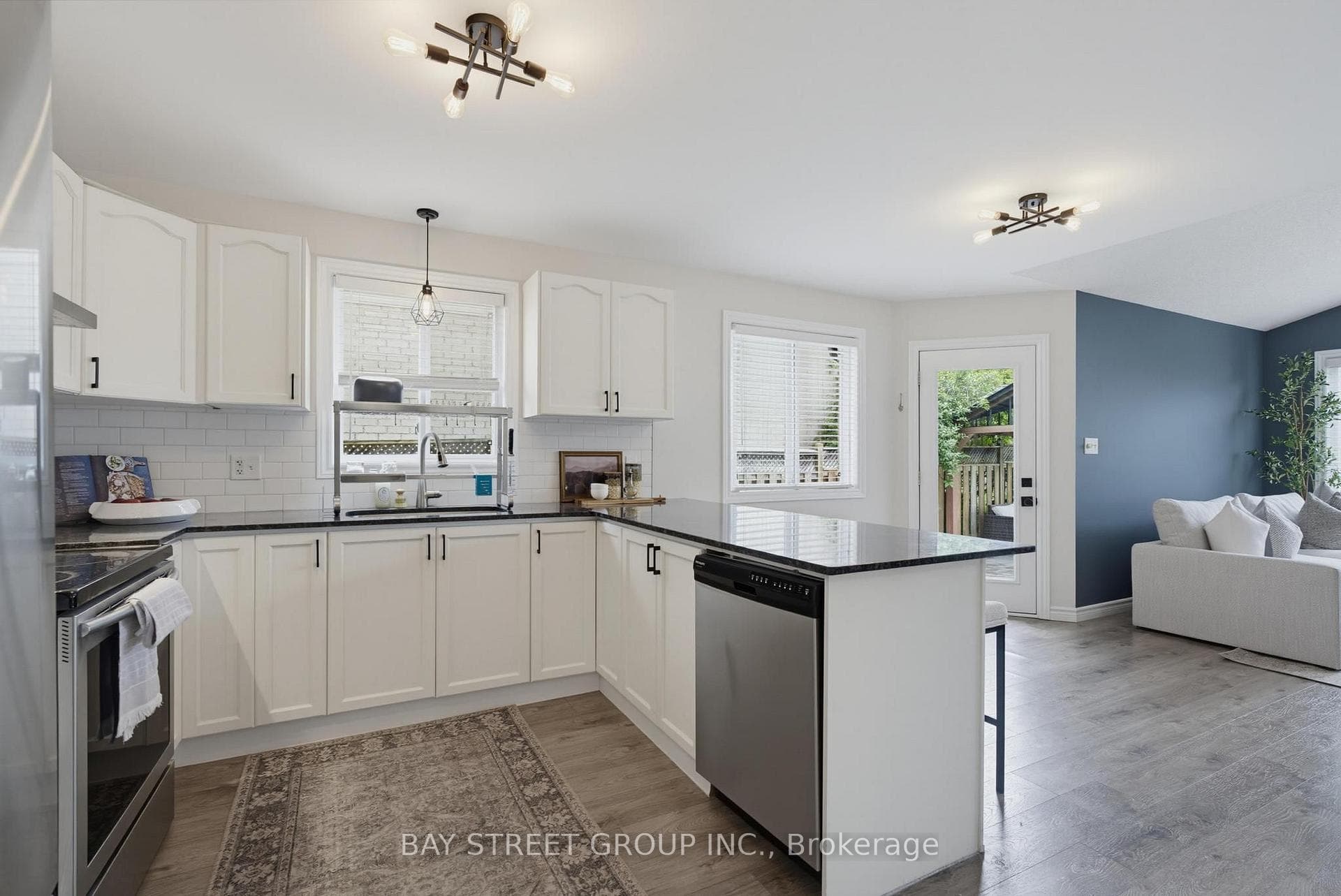 213 HAWTHORNE Road photo 14