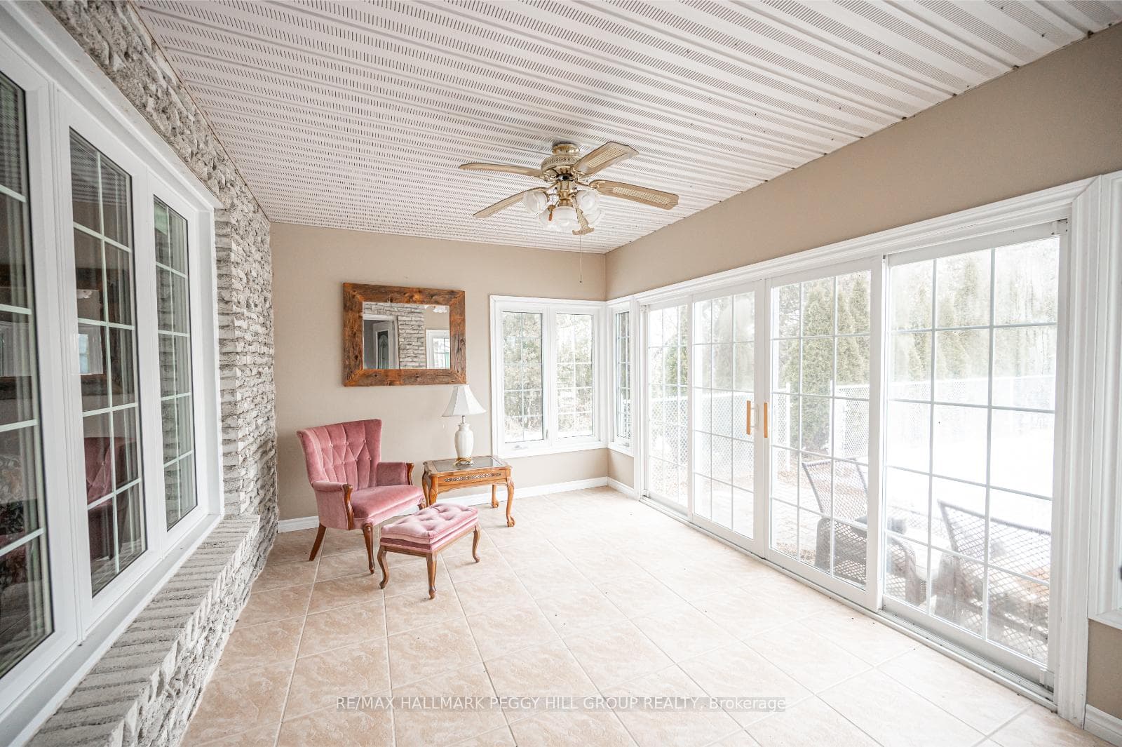2621 Crossland Road photo 11