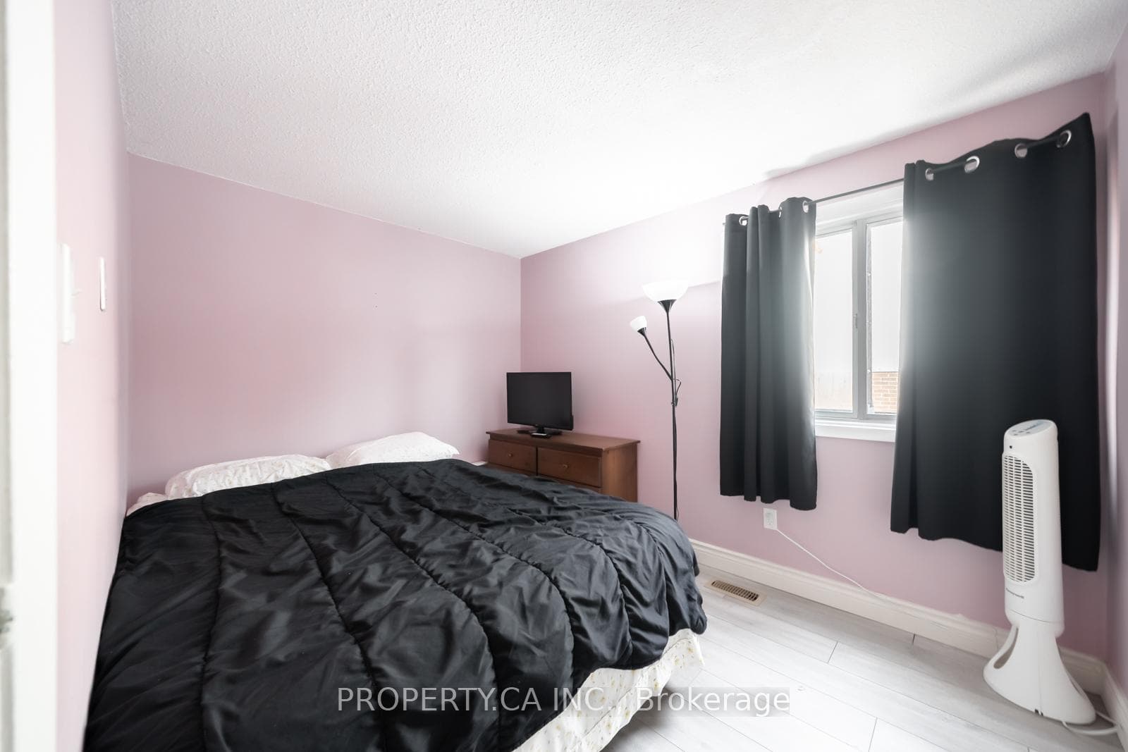 1100 Oxford Street Unit 29 photo 25