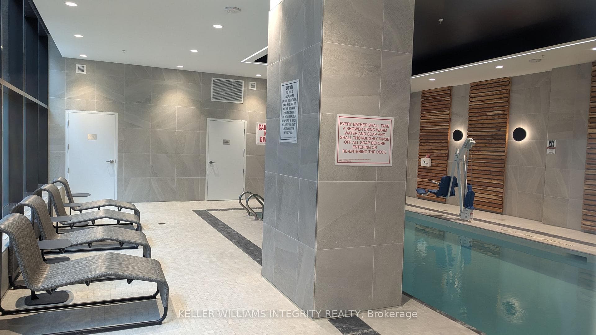 340 Queen Street Unit 2401 photo 19