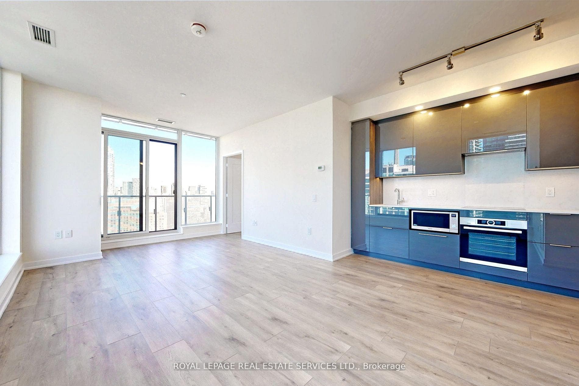 28 Freeland Street Unit 3404 photo 11