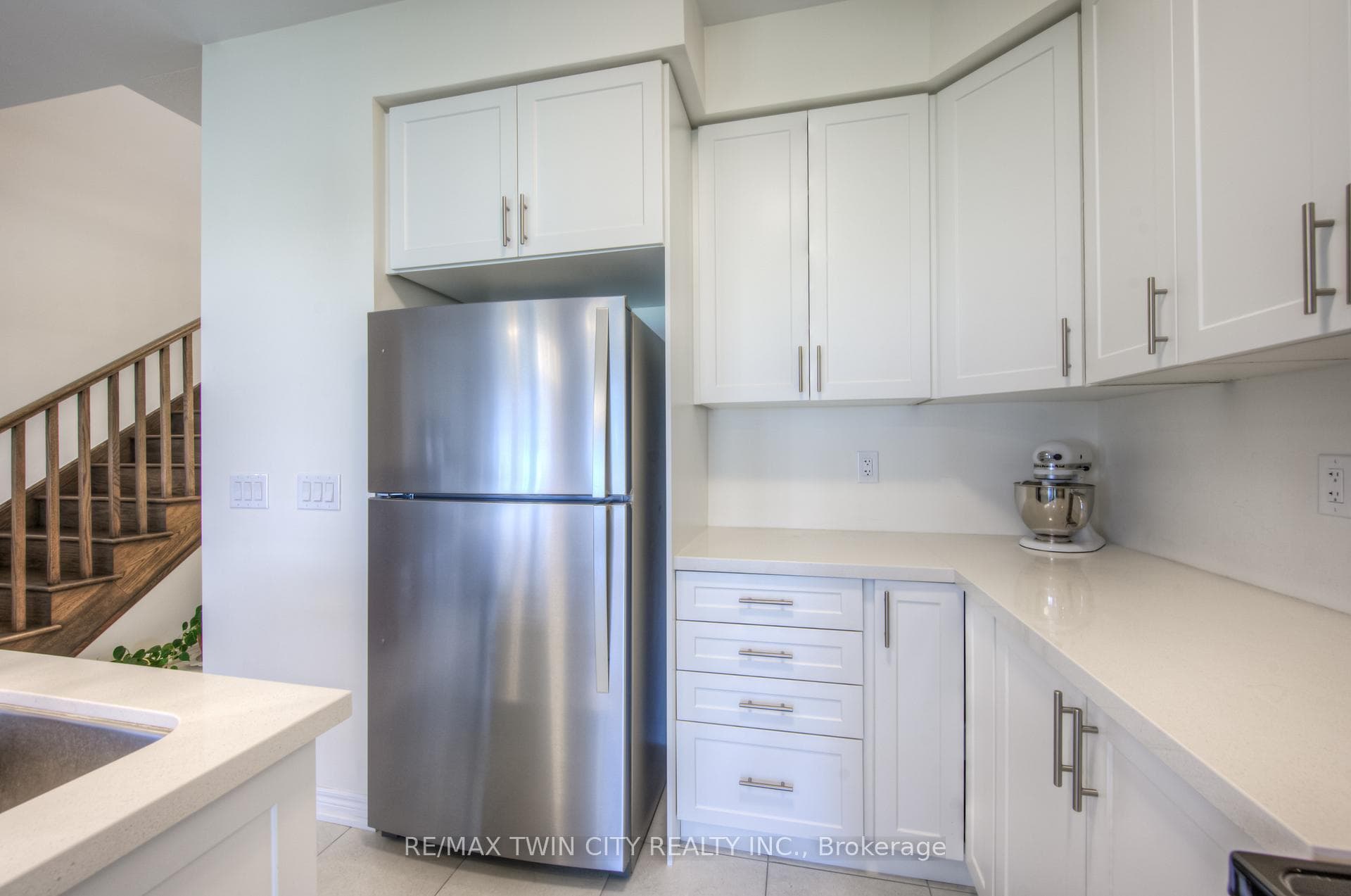 86 Grassbourne Avenue photo 8